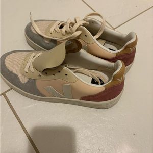 Veja brand new sneakers 36